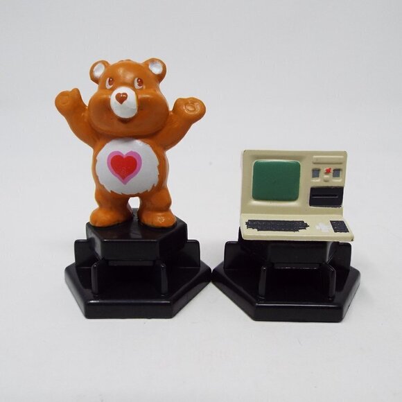 Trivial Pursuit Totally 80's Replacement Pawns Item# 158 - Picture 2 of 5